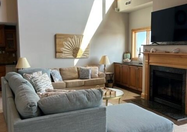 living-area-suzanne.jpg