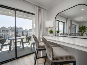 sunrisesea207-17-additional-dining.jpg