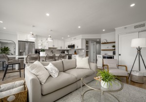 sunrisesea207-19-living.jpg