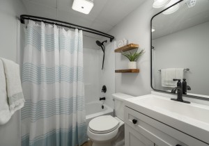 sunrisesea207-26-primary-bath.jpg