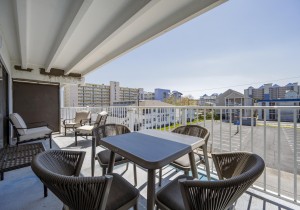 sunrisesea207-9-balcony.jpg