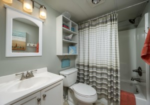 sandpiperdunes207-18-bath-2.jpg