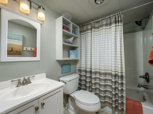 sandpiperdunes207-18-bath-2.jpg