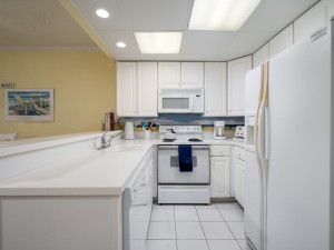 oceandunes402-11-kitchen.jpg