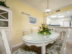 oceandunes402-13-dining.jpg