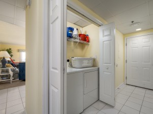 oceandunes402-22-laundry.jpg