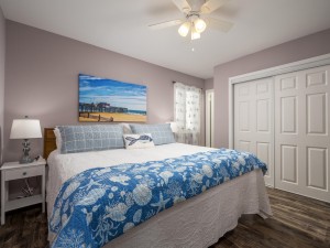 cluboceanvilla2-19-primary-bedroom.jpg