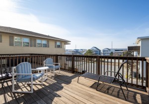 beachcolony4-12-side-balcony.jpg
