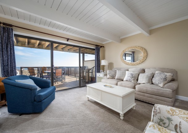 beachcolony4-28-living-area.jpg