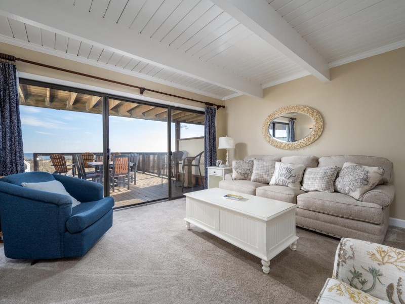 beachcolony4-28-living-area.jpg