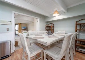 beachcolony4-35-dining-area.jpg