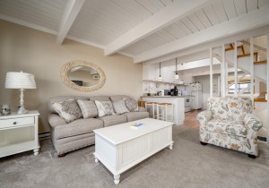 beachcolony4-37-living-area.jpg