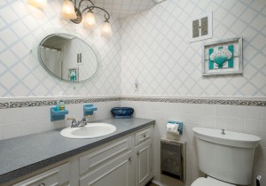 beachcolony4-40-primary-bath.jpg