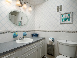 beachcolony4-40-primary-bath.jpg