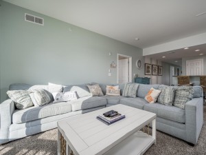 theview202-15-living-area.jpg