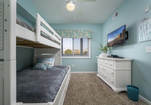 theview202-21-bedroom-2.jpg