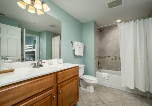 theview202-23-bath-2.jpg