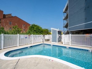 theview302-4-pool.jpg