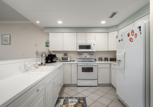 sunsetpoint305-10-kitchen.jpg