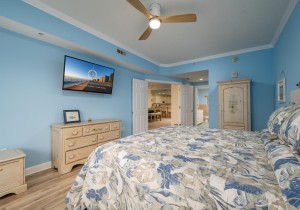 sunsetpoint305-16-primary-bedroom.jpg