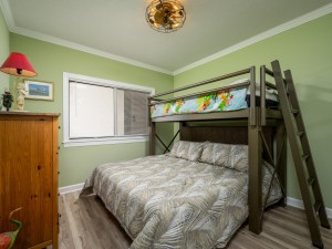sunsetpoint305-21-bedroom-3.jpg