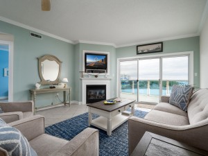 sunsetpoint305-7-living-area.jpg