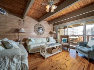 beachplacenorth20-16-living-area.jpg
