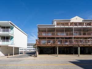 beachplacenorth20-2-exterior-street-side.jpg