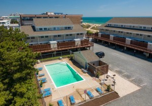 beachplacenorthcr-2-pool.jpg