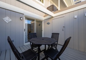 summerplace9-8-balcony-dining.jpg