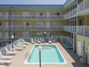 islandbreeze-2p-pool.jpg