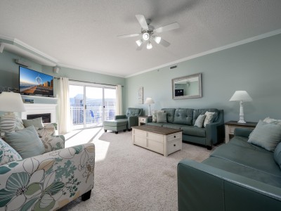 islandbreeze406-11-living-area.jpg