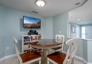 islandbreeze406-16-dining-nook.jpg