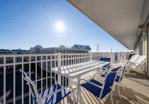 islandbreeze406-9-balcony.jpg