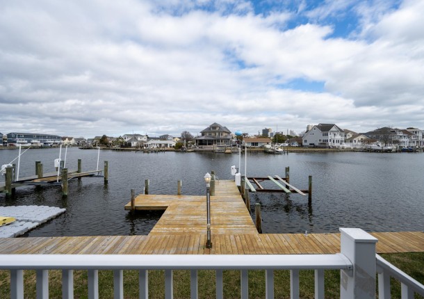 bering418-1-dock.jpg