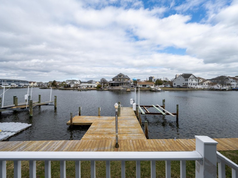 bering418-1-dock.jpg