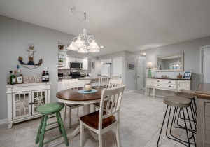 bering418-21-dining-area.jpg