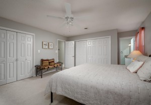 bering418-25-primary-bedroom.jpg