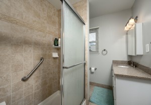 bering418-26-primary-bath.jpg