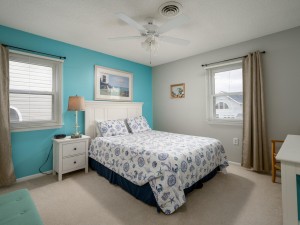 bering418-27-bedroom-3.jpg