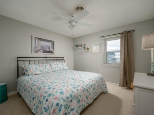 bering418-28-bedroom-2.jpg