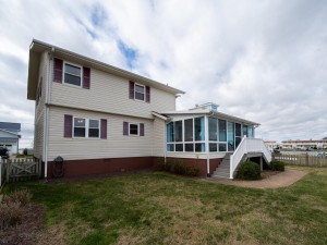 bering418-3-back-of-home.jpg