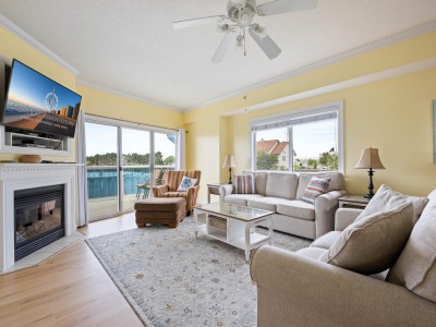 sunsetpointe106-1-living-area.jpg