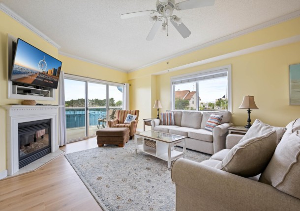 sunsetpointe106-1-living-area.jpg