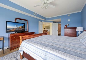 sunsetpointe106-12-primary-bedroom.jpg