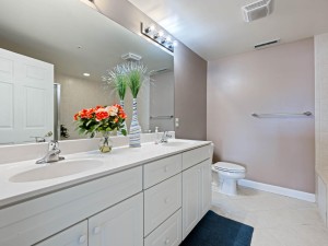 sunsetpointe106-13-primary-bath.jpg