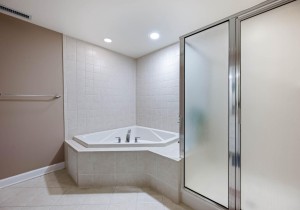 sunsetpointe106-14-primary-bath.jpg