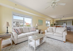 sunsetpointe106-9-living-area.jpg