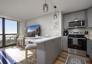 goldensands308-10-kitchen.jpg