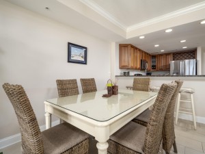 southbeach503-15-dining-area.jpg